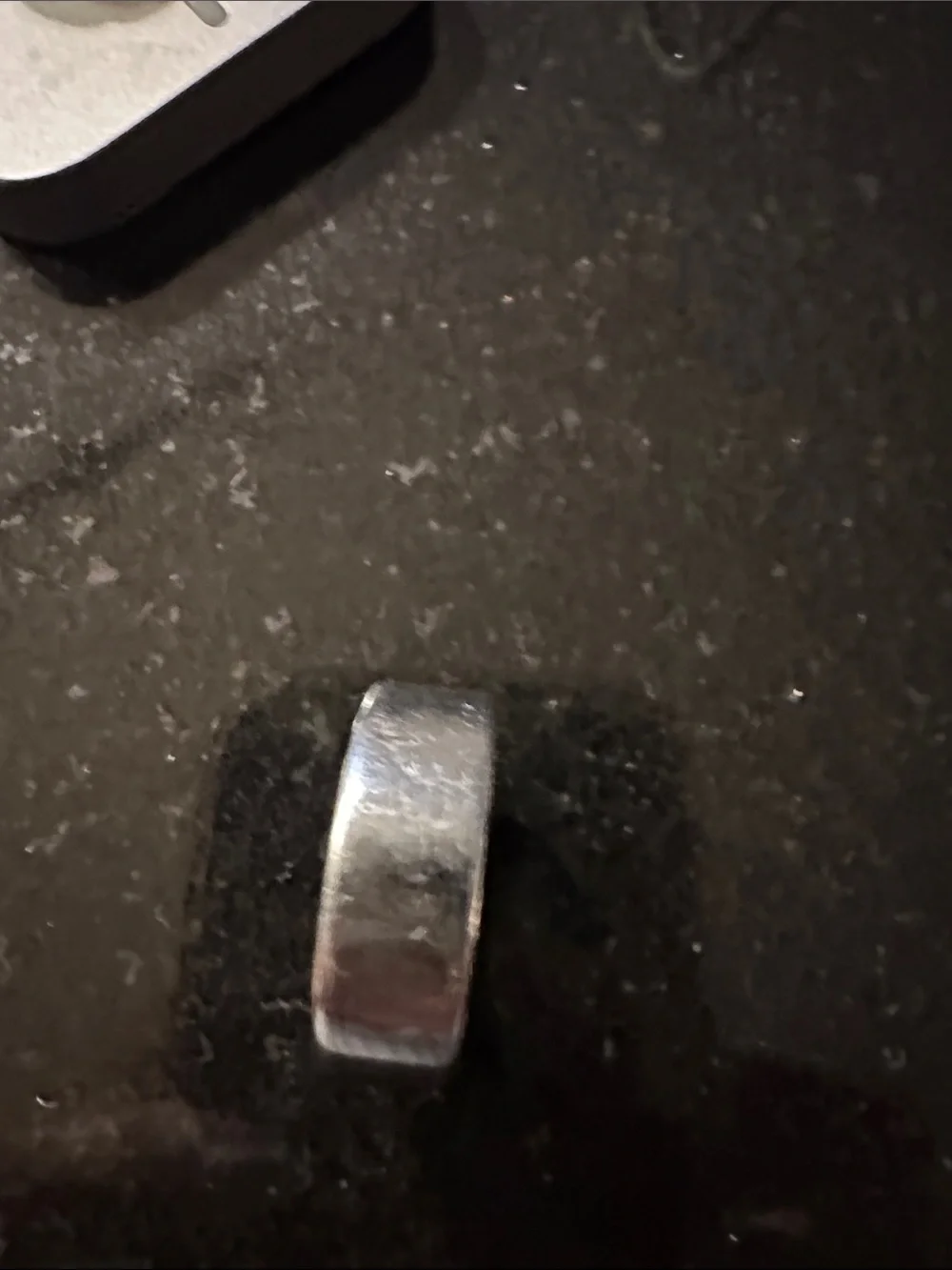 Oura White and Silver Magnetic Ring and Charger